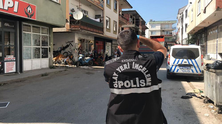 Balkondan düşen çocuğu motosiklet kurtardı! Balkondan düşen çocuğu motosiklet kurtardı!