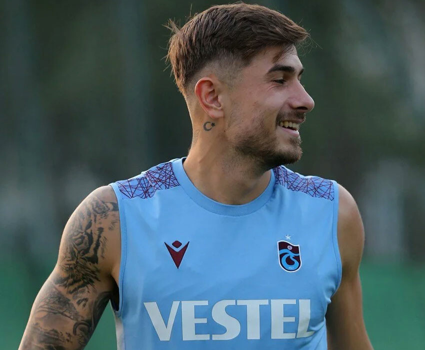 Süper Lig'de sürpriz transfer: Dorukhan Toköz 3 yıllık sözleşmeye imza atacak Süper Lig'de sürpriz transfer: Dorukhan Toköz 3 yıllık sözleşmeye imza atacak