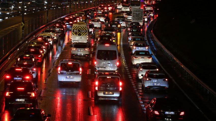 Araç fiyatları TÜİK verilerine yansıdı: Trafiğe çıkan araç sayısı düştü Araç fiyatları TÜİK verilerine yansıdı: Trafiğe çıkan araç sayısı düştü