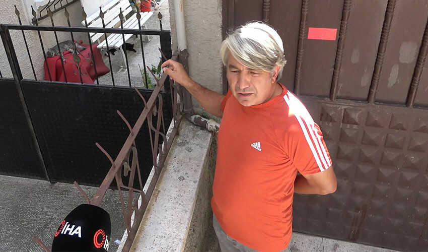 Ana yüreği… Günlerce bekledi, bir an olsun ayrılmadı: Görüntüler yürek sızlattı Ana yüreği… Günlerce bekledi, bir an olsun ayrılmadı: Görüntüler yürek sızlattı