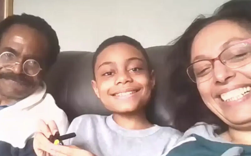 Okula gitmeden, lise diplomasını aldı… 9 yaşındaki dahi çocuğun ailesinden ebeveynlere altın kural!