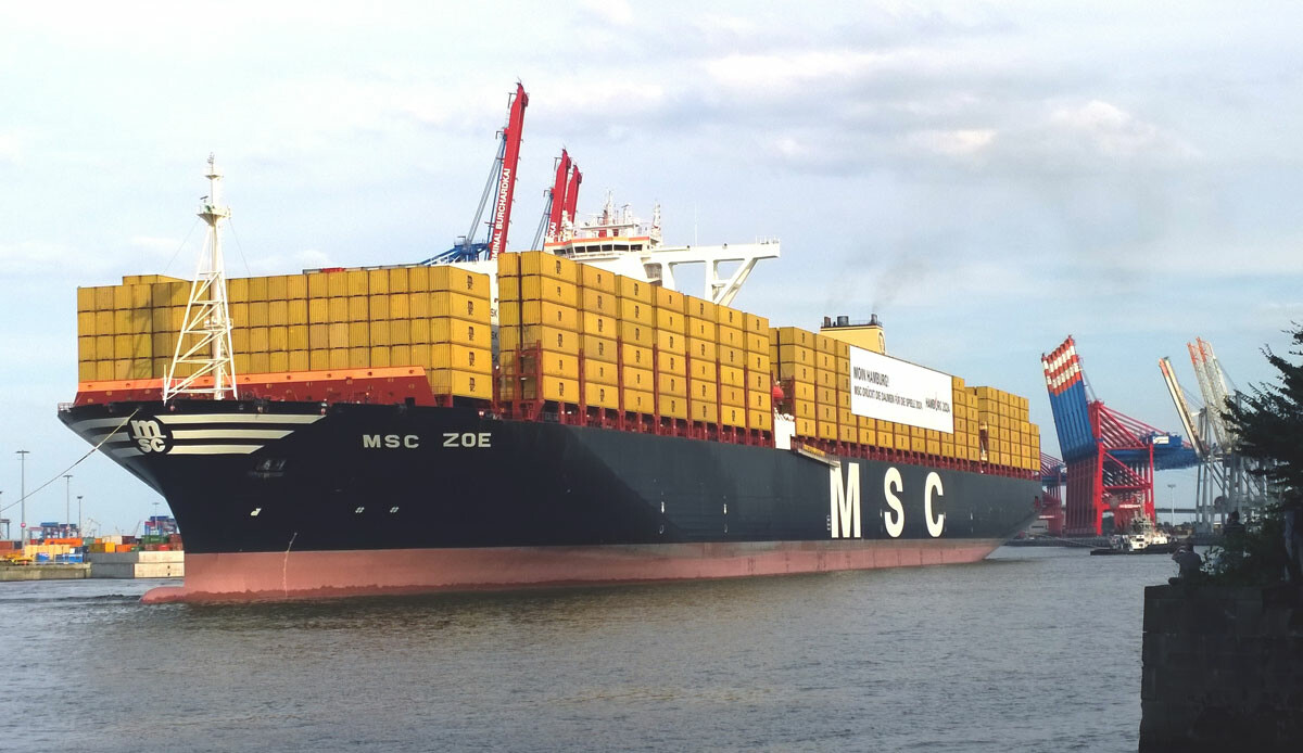 Dünyanın en büyük konteyner gemisi Marmara'ya geldi Dünyanın en büyük konteyner gemisi Marmara'ya geldi