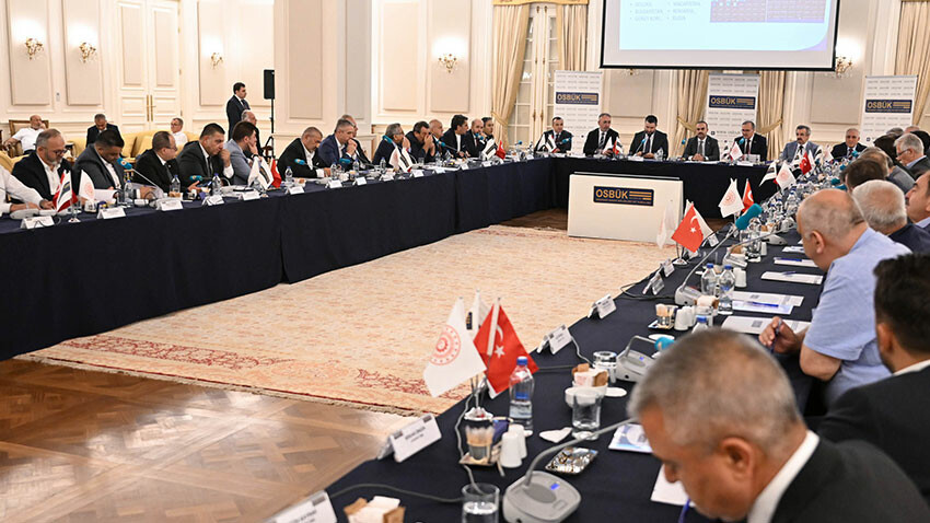 Bakan Kacır sanayicilerle buluştu: Türkiye Yüzyılı'nın itici gücü yapmakta kararlıyız Bakan Kacır sanayicilerle buluştu: Türkiye Yüzyılı'nın itici gücü yapmakta kararlıyız