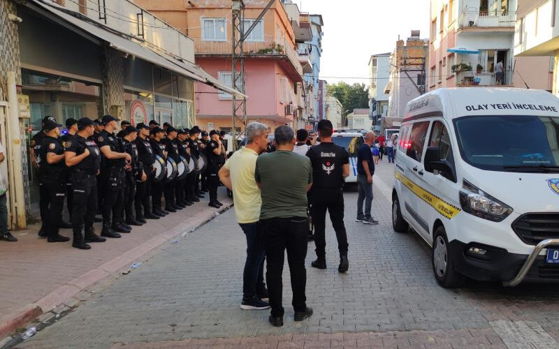 Son dakika... HÜDA-PAR Adana  İl Başkanlığına bıçaklı saldırı! İl Başkanı Salih Demir ağır yaralanırken İl Genel Sekreteri Sacit Pişkin öldürüldü