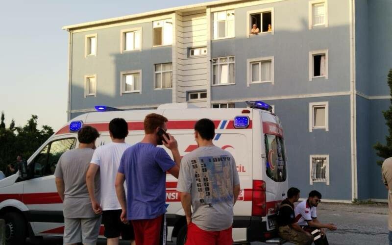 Pendik’te ilginç olay: Önce kavga ettiler, sonra evi yaktılar