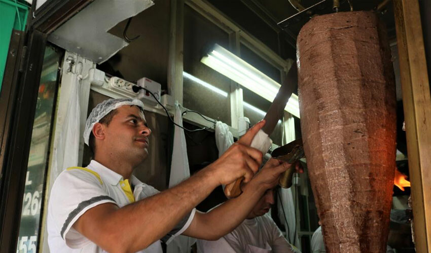 Efsane dönerciden Elon Musk'a davet: Almanya'ya değil Türkiye'ye gel Efsane dönerciden Elon Musk'a davet: Almanya'ya değil Türkiye'ye gel