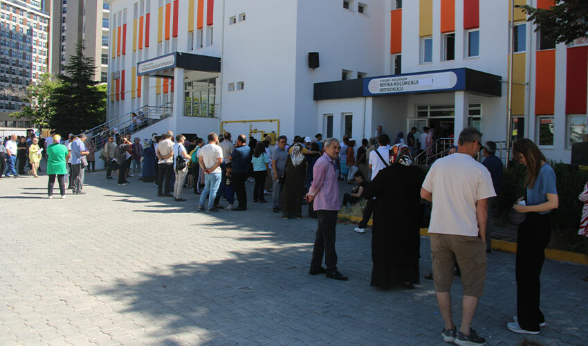 KPSS'ye yetişemedi: 1 dakika 2 senesine mal oldu KPSS'ye yetişemedi: 1 dakika 2 senesine mal oldu