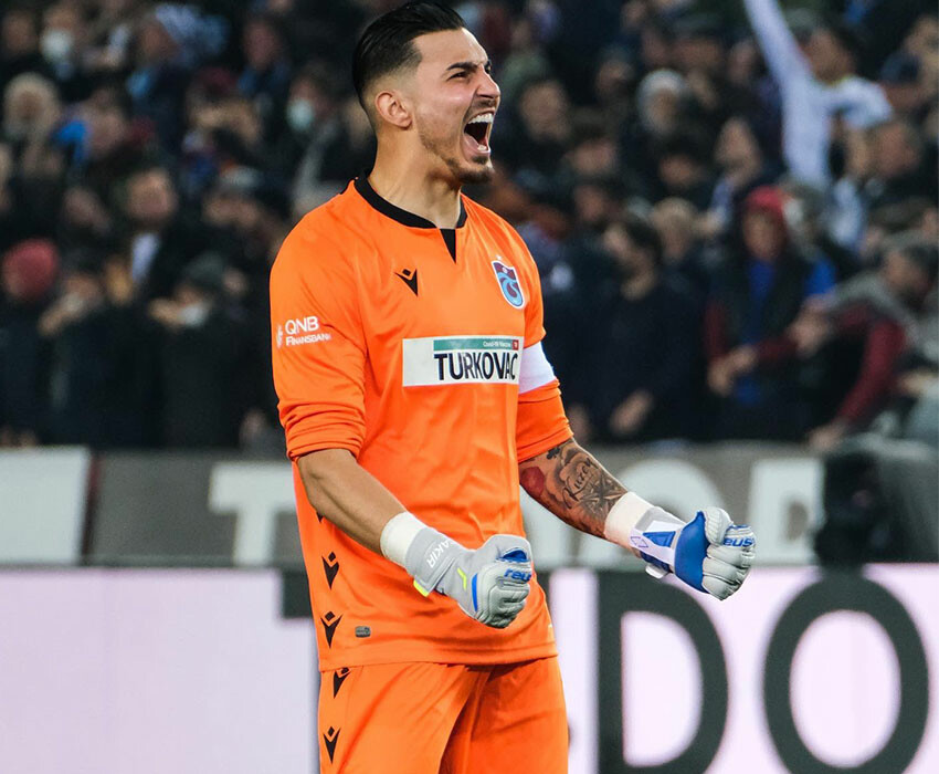 Uğurcan Çakır'ın beklediği teklif Trabzonspor'a geldi! İspanyol devi milli kaleci için devrede Muslera'nın yerine düşünülen Uğurcan Çakır'dan Galatasaray açıklaması! Milli kaleci İstanbul'a açık kapı bıraktı
