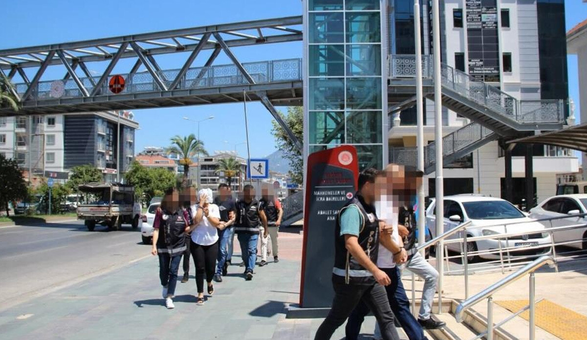 Bu kez piramit satışı yöntemini devreye aldılar! Çok sayıda kişiyi 500 milyon TL dolandırdılar