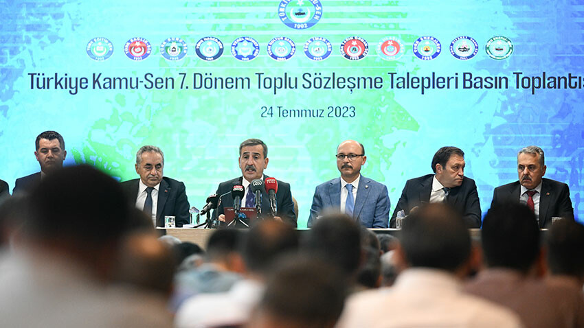 Milyonları heyecanlandıracak zam teklifi Kamu-Sen'den geldi: En düşük memur maaşı 42 bin TL'ye mi çıkacak? Milyonları heyecanlandıracak zam teklifi Kamu-Sen'den geldi: En düşük memur maaşı 42 bin TL'ye mi çıkacak?