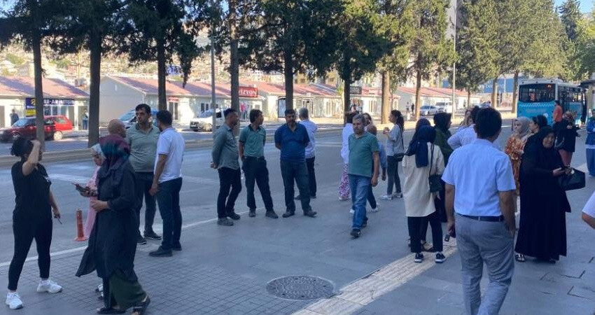 Adana'da peş peşe depremler! 5.5'in ardından 4.4 büyüklüğünde bir deprem daha!  (AFAD son depremler) Adana'da peş peşe depremler! 5.5'in ardından 4.4 büyüklüğünde bir deprem daha!  (AFAD son depremler)