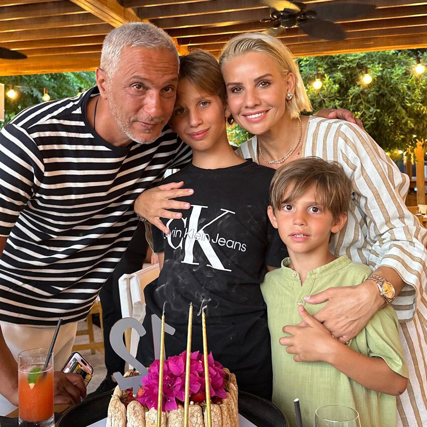 Esra Erol’dan aile pozu… Oğlunu görenler yorum yağdırdı Esra Erol ve ailesi