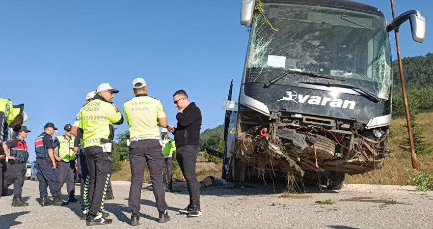 Bolu'da yolcu dolu otobüs kaza yaptı! Çok sayıda yaralı var