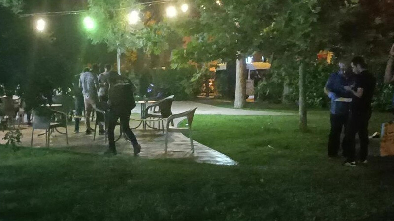 Çay bahçesinde oynayan çocuğa mermi isabet etti!