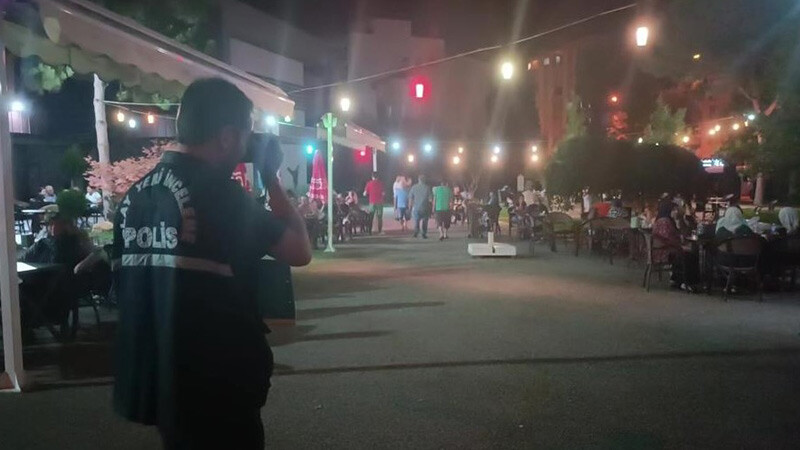 Çay bahçesinde oynayan çocuğa mermi isabet etti!