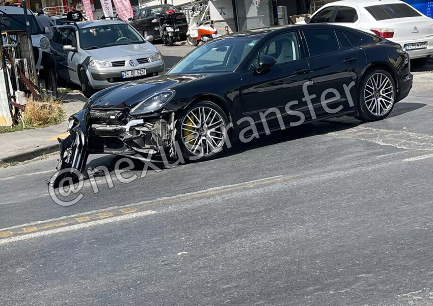 Son dakika: Beşiktaşlı Umut Meraş trafik kazası geçirdi Son dakika: Beşiktaşlı Umut Meraş trafik kazası geçirdi