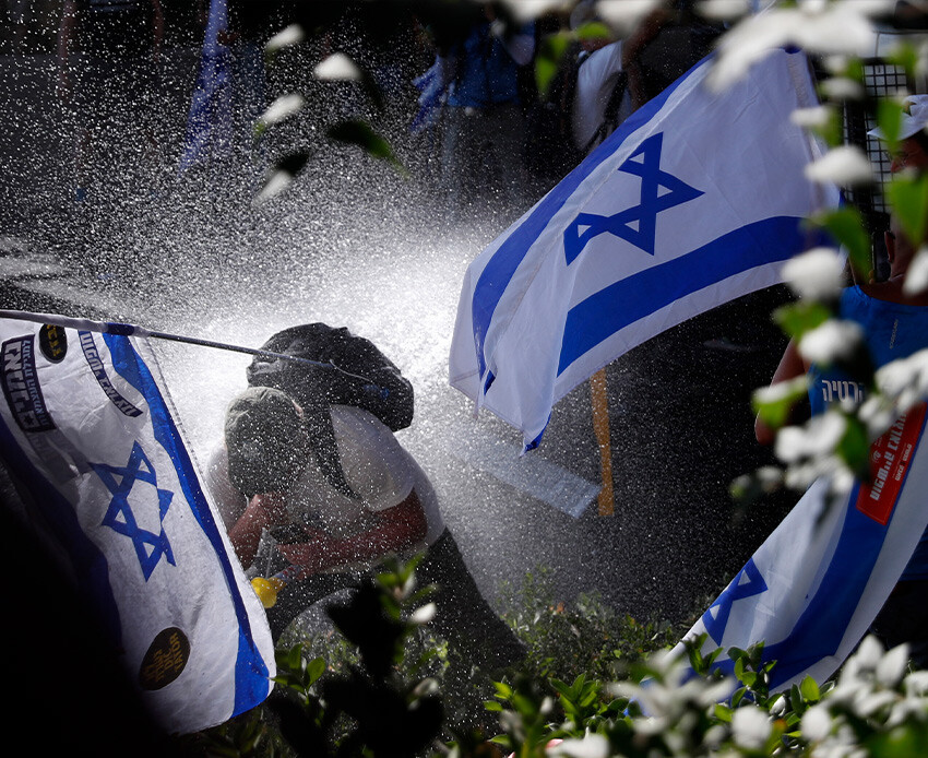 İsrail’de tartışmalı yasa tasarısının onaylandı, sokaklar karıştı!