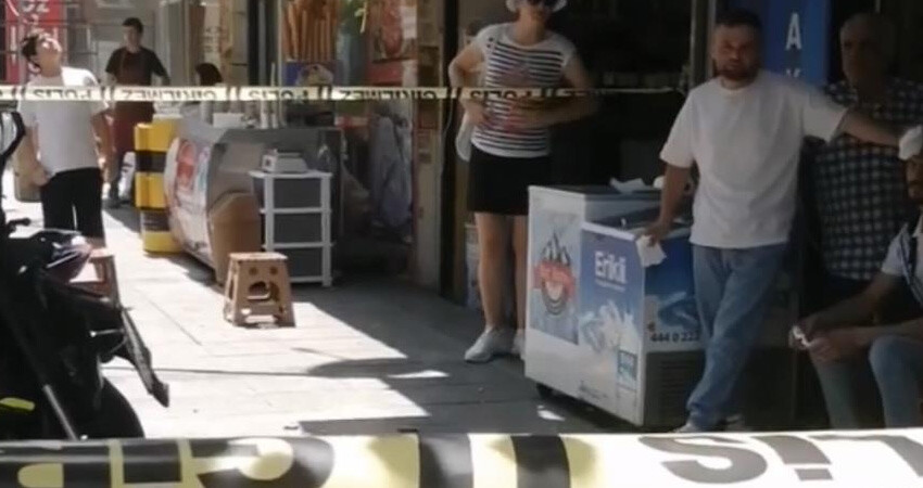 İstanbul’da hayrete düşüren anlar! Yolda yürürken başlarına taş yağdı