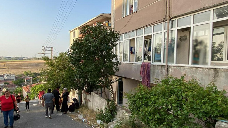 Feci olay! 5 yaşındaki çocuk oyun oynarken 2. kattan düştü Tekirdağ- Balkondan düşen çocuk 2