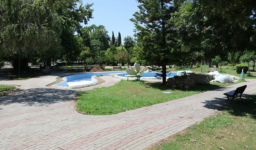 Sıcaklık 44 dereceyi buldu, asfalta kırılan yumurta 10 dakikada pişti! Kebapçılar böyle serinledi