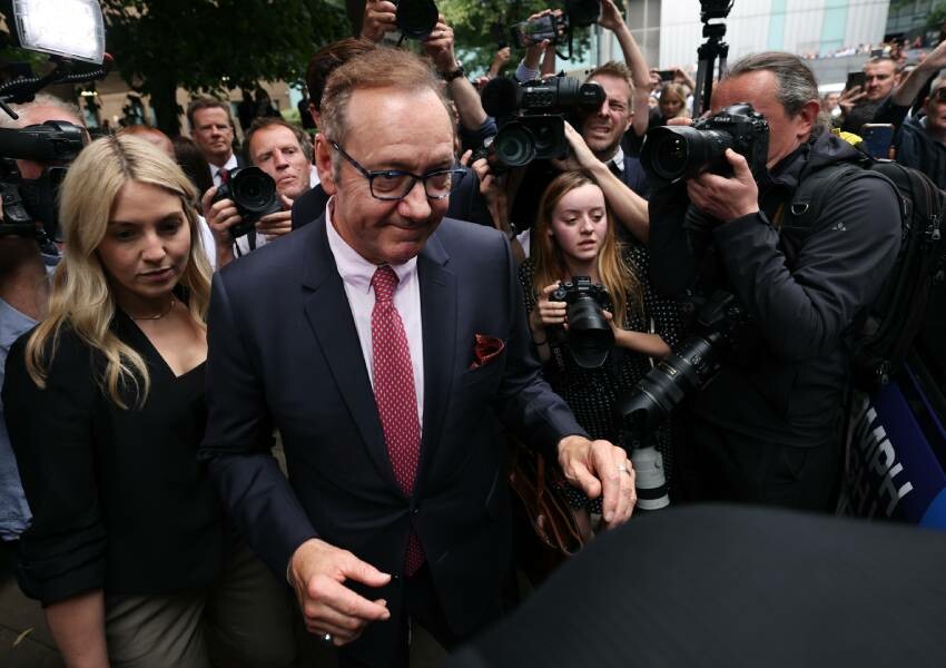 Ünlü aktör Kevin Spacey, hakkındaki 9 cinsel taciz suçlamasından beraat etti Ünlü aktör Kevin Spacey, hakkındaki 9 cinsel taciz suçlamasından beraat etti