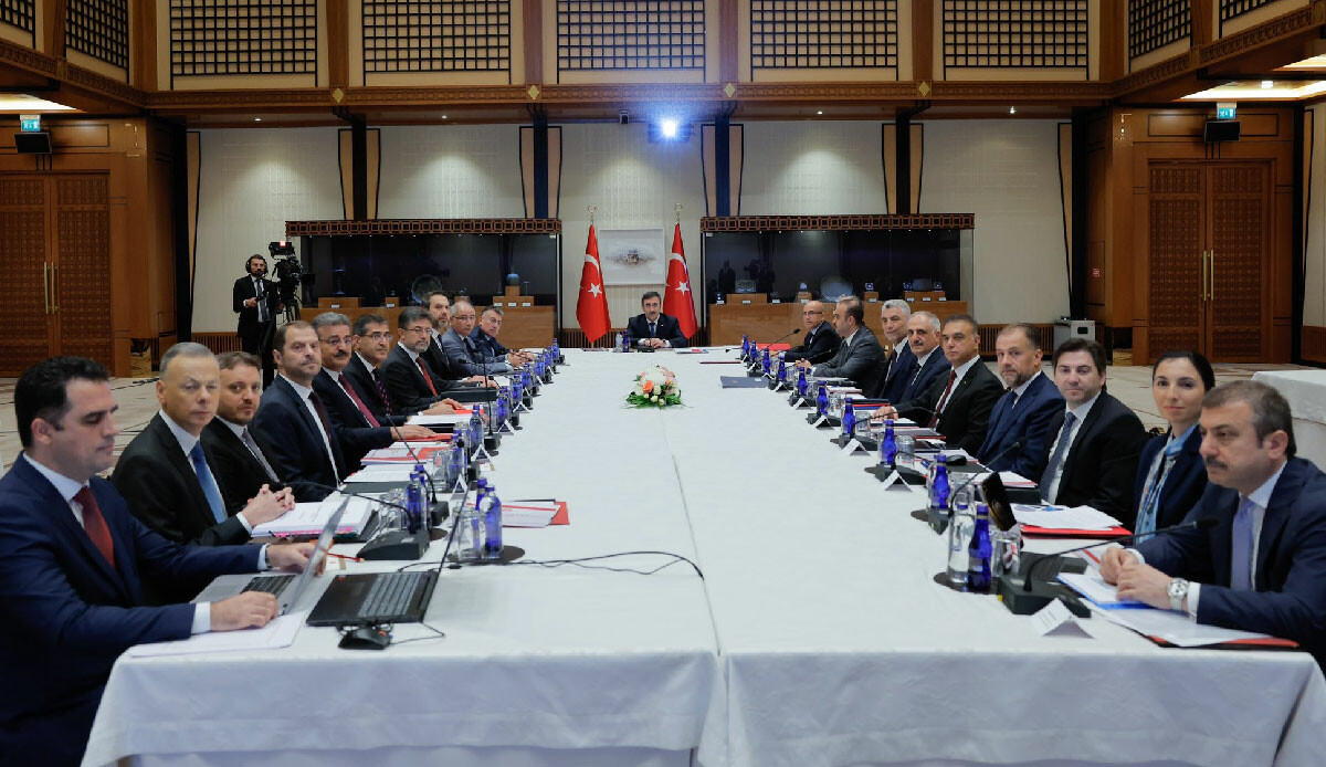 Ekonomi Koordinasyon Kurulu toplantısı sona erdi! Zirve sonrası ilk açıklama: OVP gözden geçirildi" Ekonomi Koordinasyon Kurulu toplantısı sona erdi! Zirve sonrası ilk açıklama: OVP gözden geçirildi"
