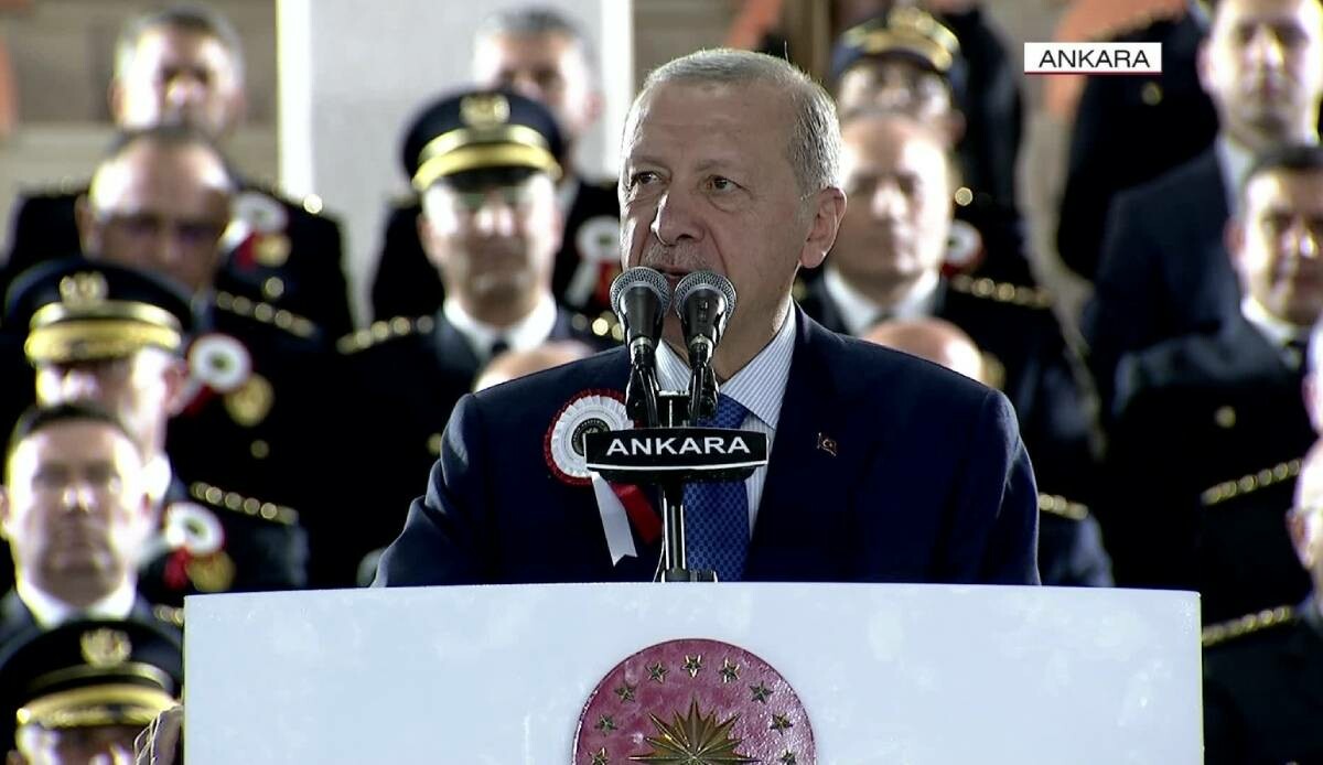 Erdoğan'dan terörle mücadelede net mesaj: Türkiye'ye uzanan kirli elleri kırmakta kararlıyız Erdoğan'dan terörle mücadelede net mesaj: Türkiye'ye uzanan kirli elleri kırmakta kararlıyız