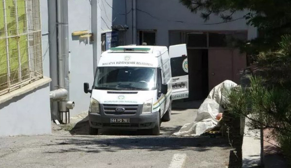1 çocuk annesi eşini bıçakla katletti! Gözyaşları sel oldu 1 çocuk annesi eşini bıçakla katletti! Gözyaşları sel oldu
