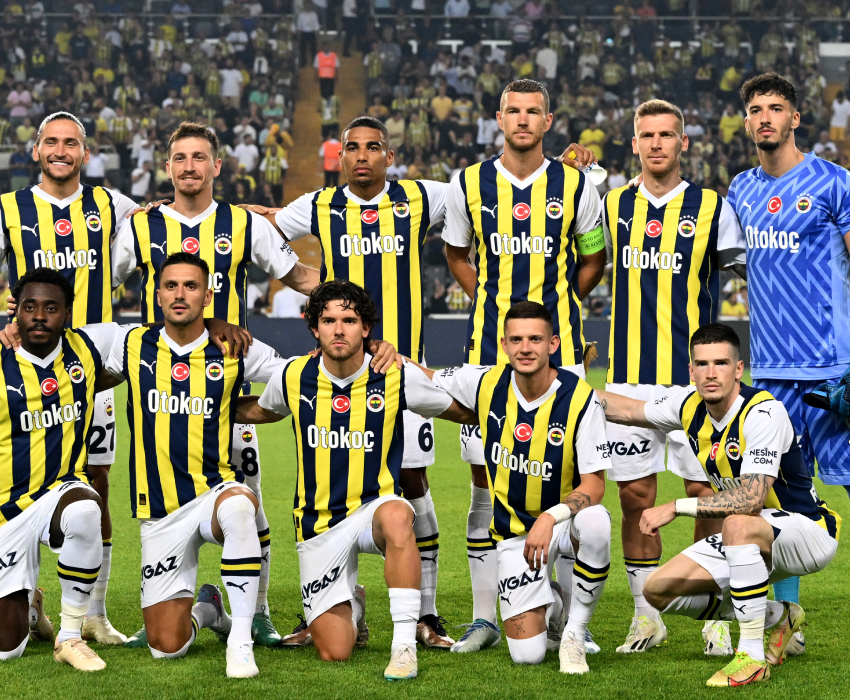 Fenerbahçe'den bir ilk: Resmi maçta ilk kez 5 yıldız kullanıldı Fenerbahçe'den bir ilk: Resmi maçta ilk kez 5 yıldız kullanıldı