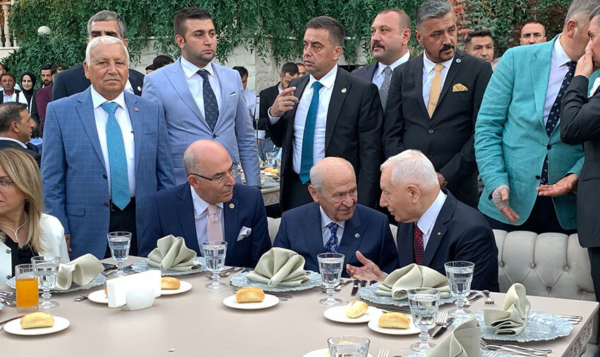 Devlet Bahçeli, Gölbaşı Belediye Başkanı Şimşek'in kızının nikah şahidi oldu