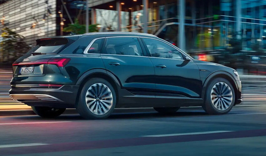 <h3><strong>AUDI ELEKTRİKLİ ARAÇLAR GÜNCEL FİYAT LİSTESİ TEMMUZ 2023</strong></h3><p>-Audi e-tron Advanced 55 quattro: 4.652.676 TL</p><p>-Q8 e-tron Advanced 55 quattro: 5.064.075 TL</p><p>-Audi RS e-Tron GT quattro: 9.055.697 TL</p><p> </p><p>(Haber Merkezi) </p>