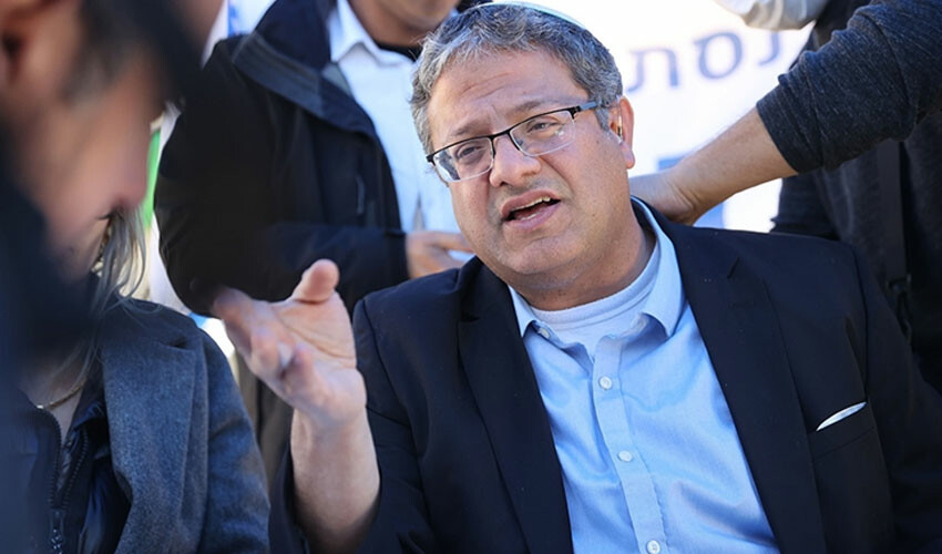 İsrail'in aşırı sağcı bakanı Mescid-i Aksa'ya baskın düzenledi İsrail'in aşırı sağcı bakanı Mescid-i Aksa'ya baskın düzenledi