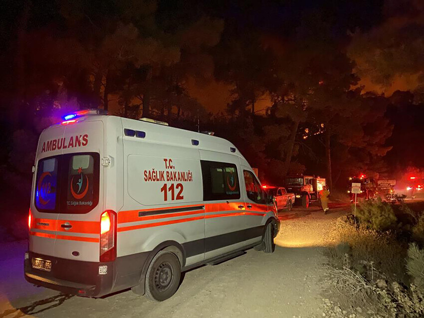 Çanakkale'de orman yangını: Havadan ve karadan müdahale sürüyor Çanakkale'de orman yangını: Havadan ve karadan müdahale sürüyor