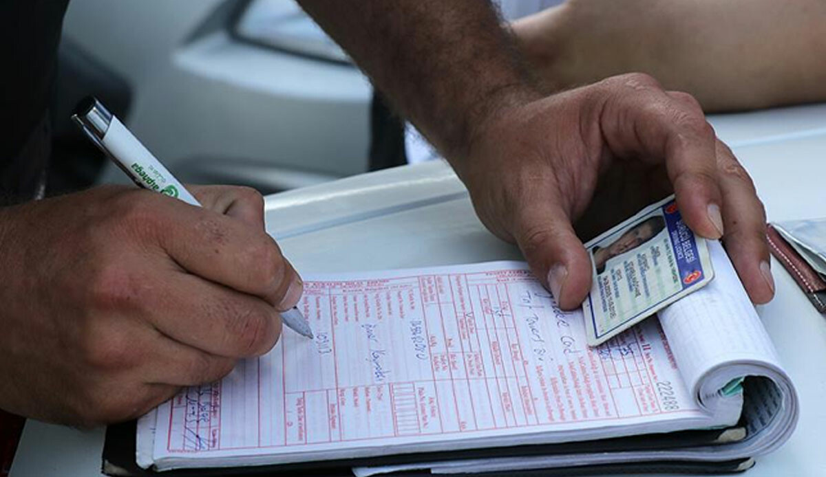 Konvoy yapıp trafiği engellediler: Magandalara ceza yağdı Konvoy yapıp trafiği engellediler: Magandalara ceza yağdı