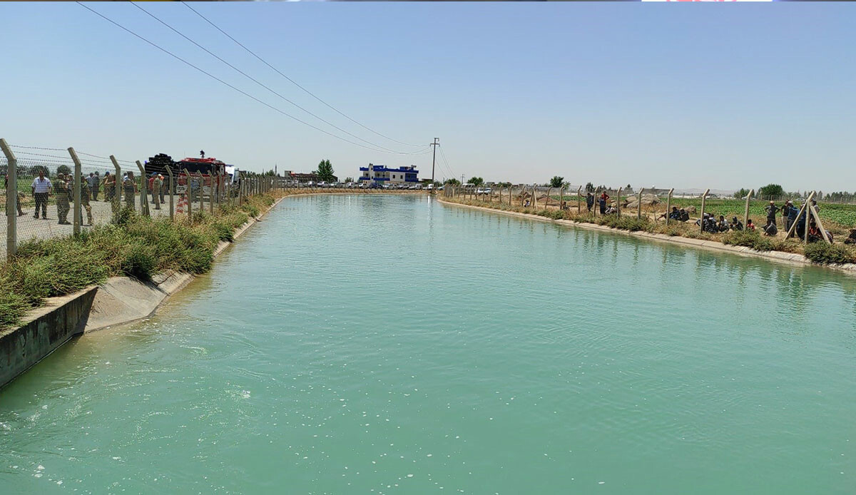 Acı haber geldi: Sulama kanalına düşen bebeğin cansız bedenine ulaşıldı Acı haber geldi: Sulama kanalına düşen bebeğin cansız bedenine ulaşıldı