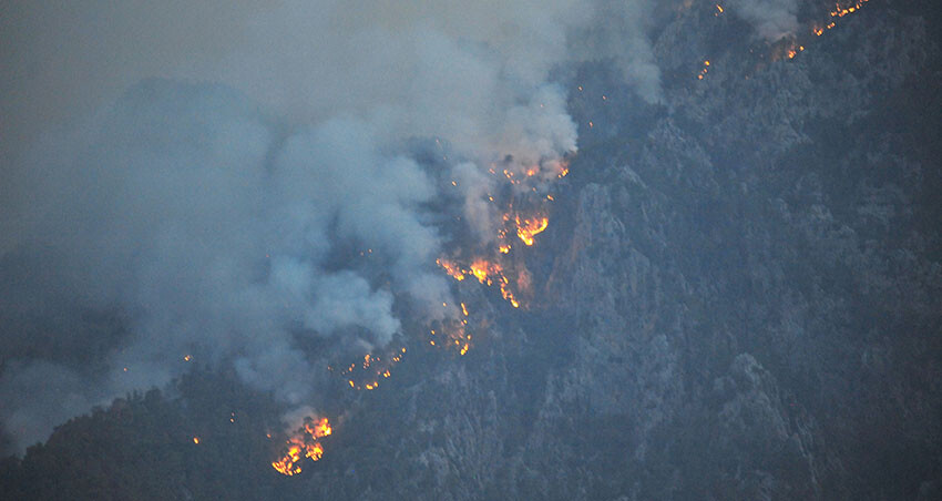 Antalya alev alev! Kemer'den sonra Kaş'ta da yangın çıktı