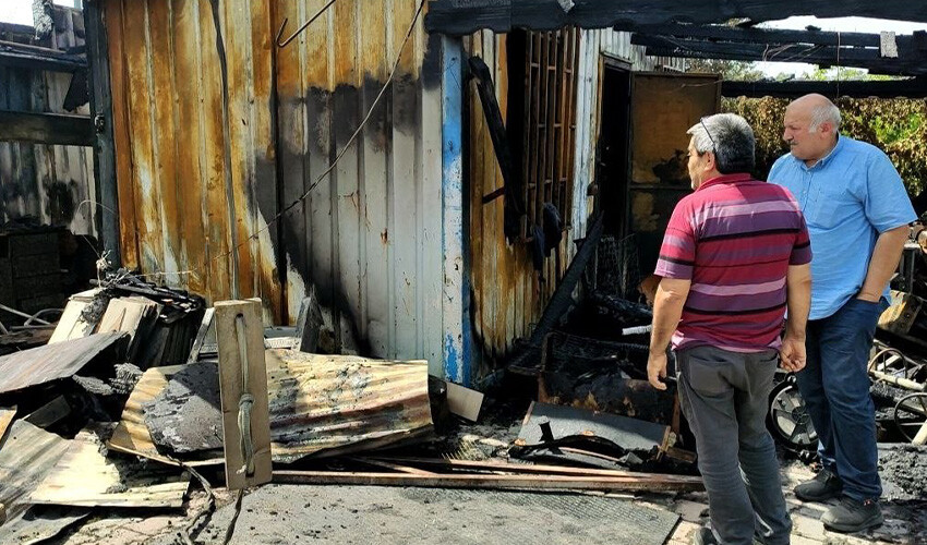 Evi küle döndü, her şey yandı, geriye bir tek Kur'an-ı Kerim kaldı Evi küle döndü, her şey yandı, geriye bir tek Kur'an-ı Kerim kaldı