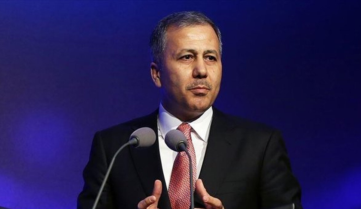 Son dakika.. Bakan Yerlikaya açıkladı: 50 göçmen kaçakçılığı organizatörü yakalandı Son dakika.. Bakan Yerlikaya açıkladı: 50 göçmen kaçakçılığı organizatörü yakalandı