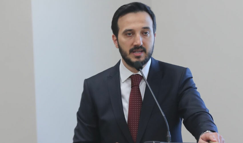 Bağcılar Belediye Başkanı Abdullah Özdemir açıkladı: İstanbul'da bir günde 1850'nin üzerinde İETT otobüsü arızalandı Bağcılar Belediye Başkanı Abdullah Özdemir açıkladı: İstanbul'da bir günde 1850'nin üzerinde İETT otobüsü arızalandı