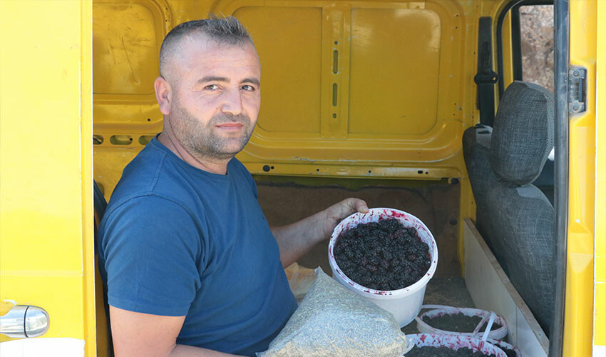 Kendi ekmeğini ekmekten kazanıyor, gece saat 2’de mesaisi başlıyor Kendi ekmeğini ekmekten kazanıyor, gece saat 2’de mesaisi başlıyor