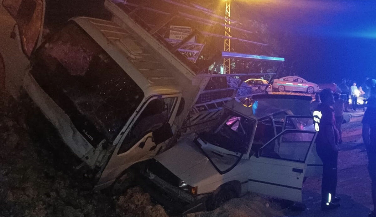 Mersin’de iki ayrı feci kaza: 1 ölü 4 yaralı Mersin’de iki ayrı feci kaza: 1 ölü 4 yaralı