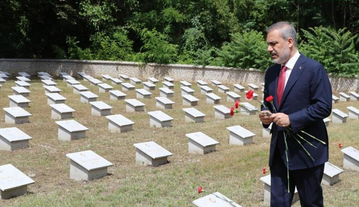 Bakan Fidan'dan Galiçya Cephesi Türk Şehitliği'ne ziyaret Bakan Fidan'dan Galiçya Cephesi Türk Şehitliği'ne ziyaret