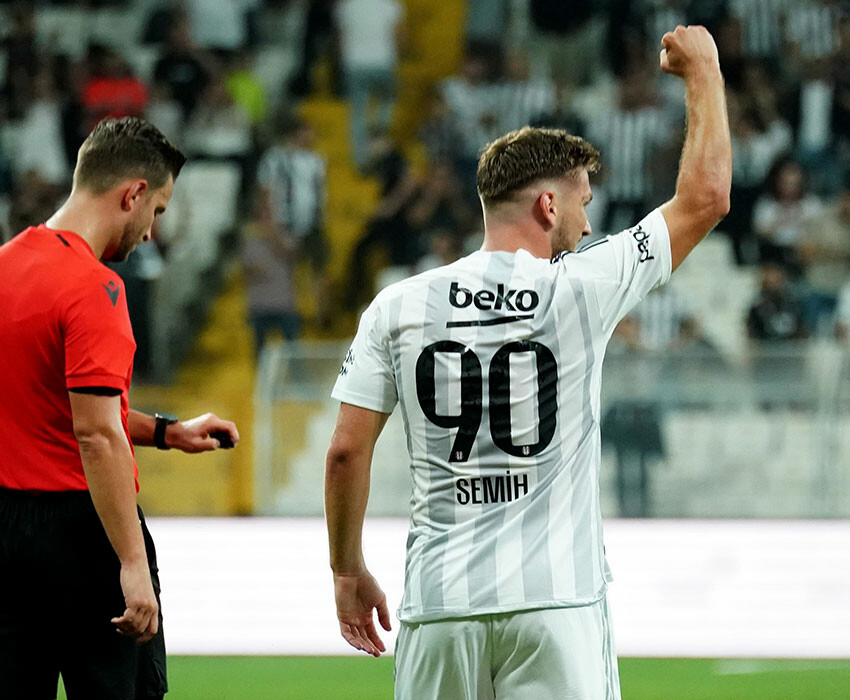 Şenol Güneş yeni prensini buldu: Beşiktaş'ın 17 yaşındaki golcüsü Semih Kılıçsoy kendine hayran bıraktı Şenol Güneş yeni prensini buldu: Beşiktaş'ın 17 yaşındaki golcüsü Semih Kılıçsoy kendine hayran bıraktı