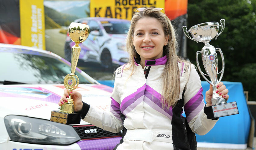 Engelleri hızıyla aştı! Türkiye’de ilk dünyada ise ikinci oldu Engelleri hızıyla aştı! Türkiye’de ilk dünyada ise ikinci oldu