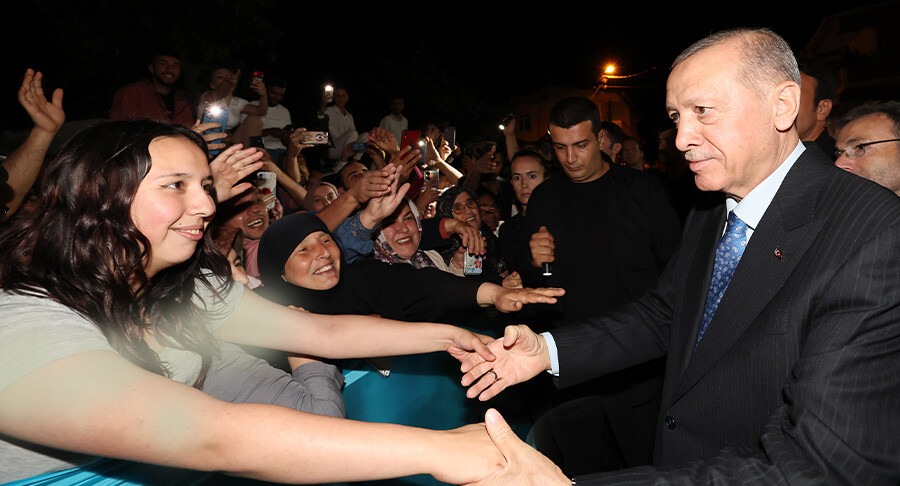 Cumhurbaşkanı Erdoğan'dan anlamlı ziyaret: Alevi Dedeleri ile iftarda buluştu Cumhurbaşkanı Erdoğan'dan anlamlı ziyaret: Alevi Dedeleri ile iftarda buluştu