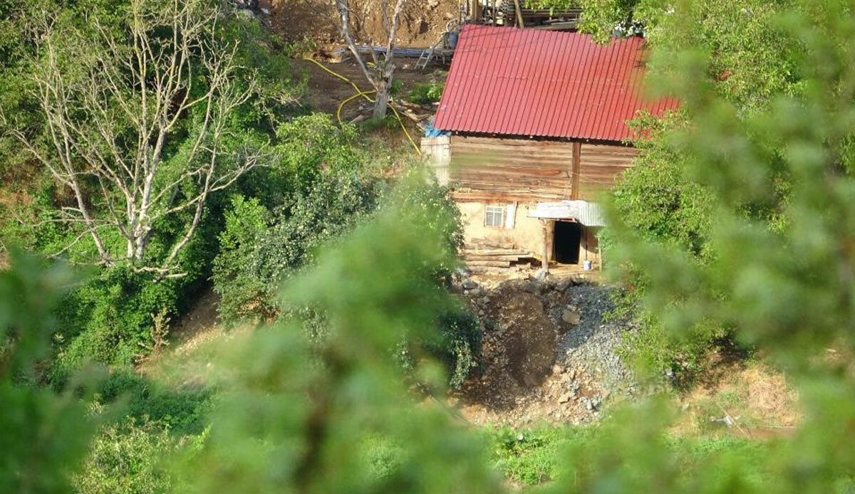Cumhuriyet Başsavcılığı talimat verdi... Bolu'da esrarengiz kazı! Köylüler: Bizi yaklaştırmıyorlar Cumhuriyet Başsavcılığı talimat verdi... Bolu'da esrarengiz kazı! Köylüler: Bizi yaklaştırmıyorlar