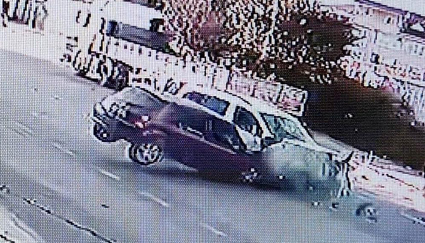 Bursa'da iki araç kafa kafaya çarpıştı, çok sayıda yaralı var Bursa'da iki araç kafa kafaya çarpıştı, çok sayıda yaralı var