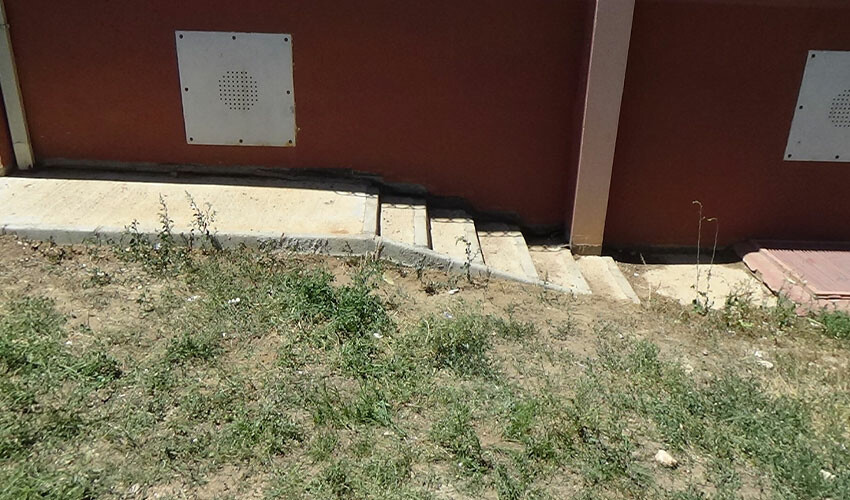 Feci şekilde can verdi: 3 çocuk annesi kadın cam silerken 8. kattan aşağı düştü Feci şekilde can verdi: 3 çocuk annesi kadın cam silerken 8. kattan aşağı düştü