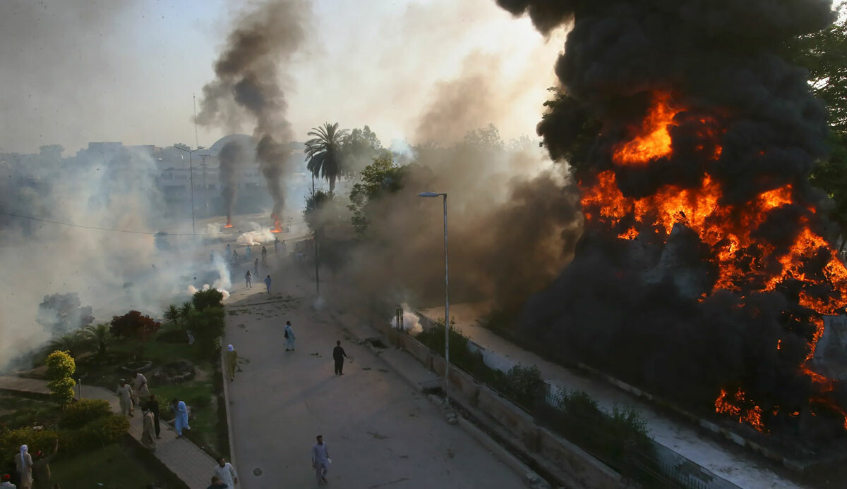 Son dakika: Pakistan’da siyasi parti kongresine bombalı saldırı: 42 ölü, 80 yaralı Son dakika: Pakistan’da siyasi parti kongresine bombalı saldırı: 42 ölü, 80 yaralı