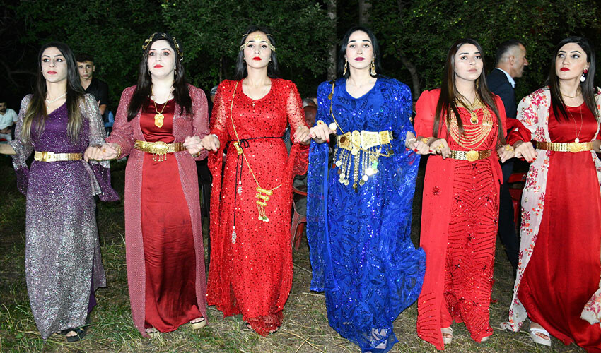 Aşiret düğününde 1 ton et tüketildi, 1 kilo altın takıldı